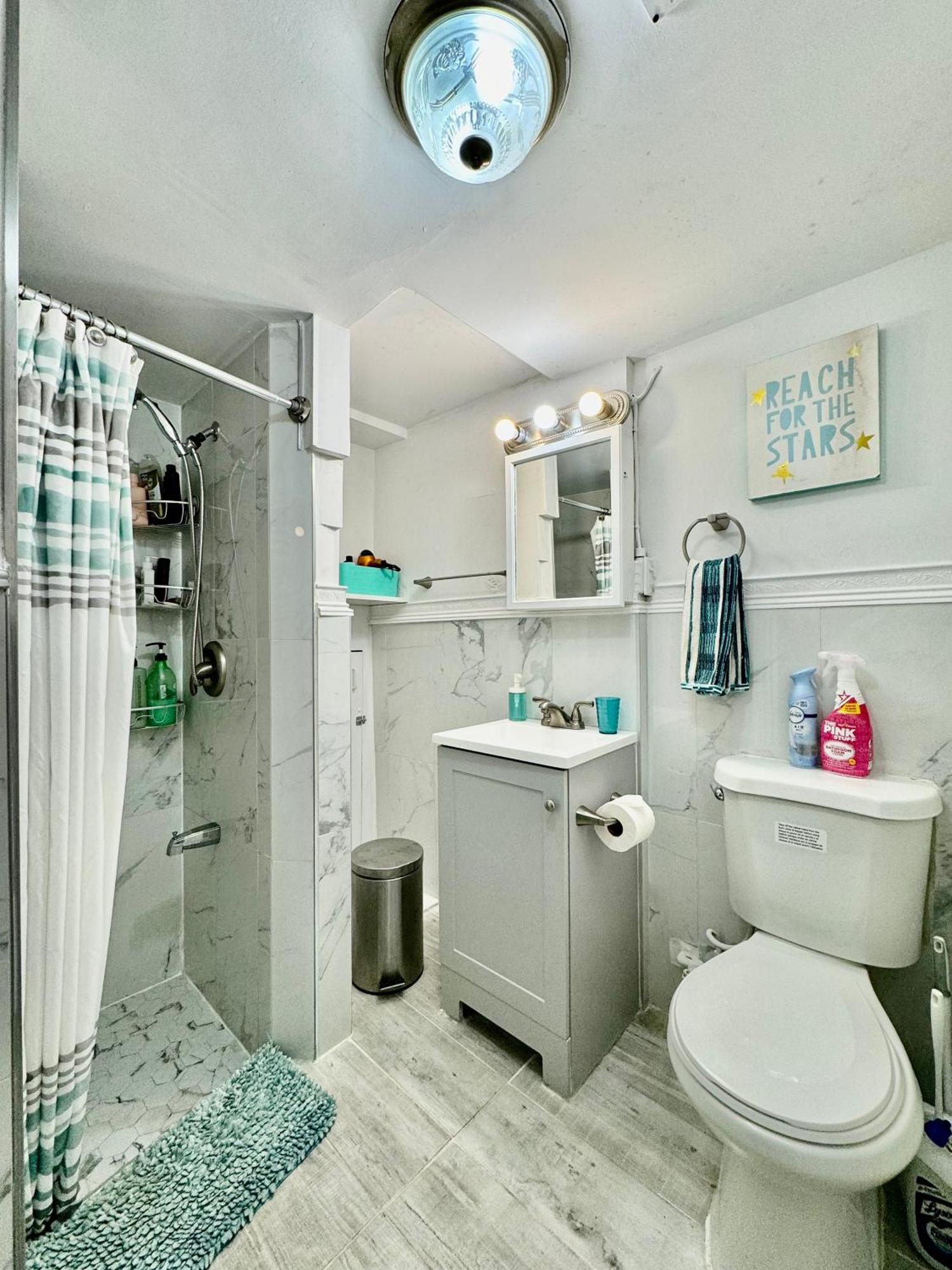 Tiny Private Room On The 1St Floor With Shared Bathroom Near Seatac Airport And Downtown Seattle Ngoại thất bức ảnh