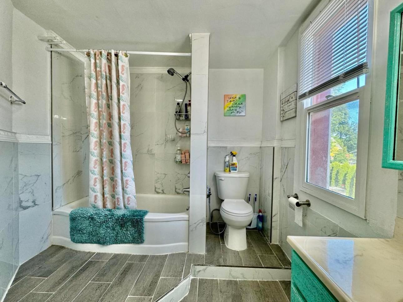 Tiny Private Room On The 1St Floor With Shared Bathroom Near Seatac Airport And Downtown Seattle Ngoại thất bức ảnh
