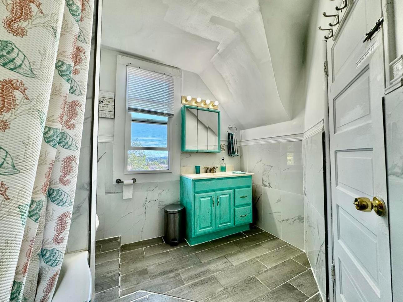 Tiny Private Room On The 1St Floor With Shared Bathroom Near Seatac Airport And Downtown Seattle Ngoại thất bức ảnh