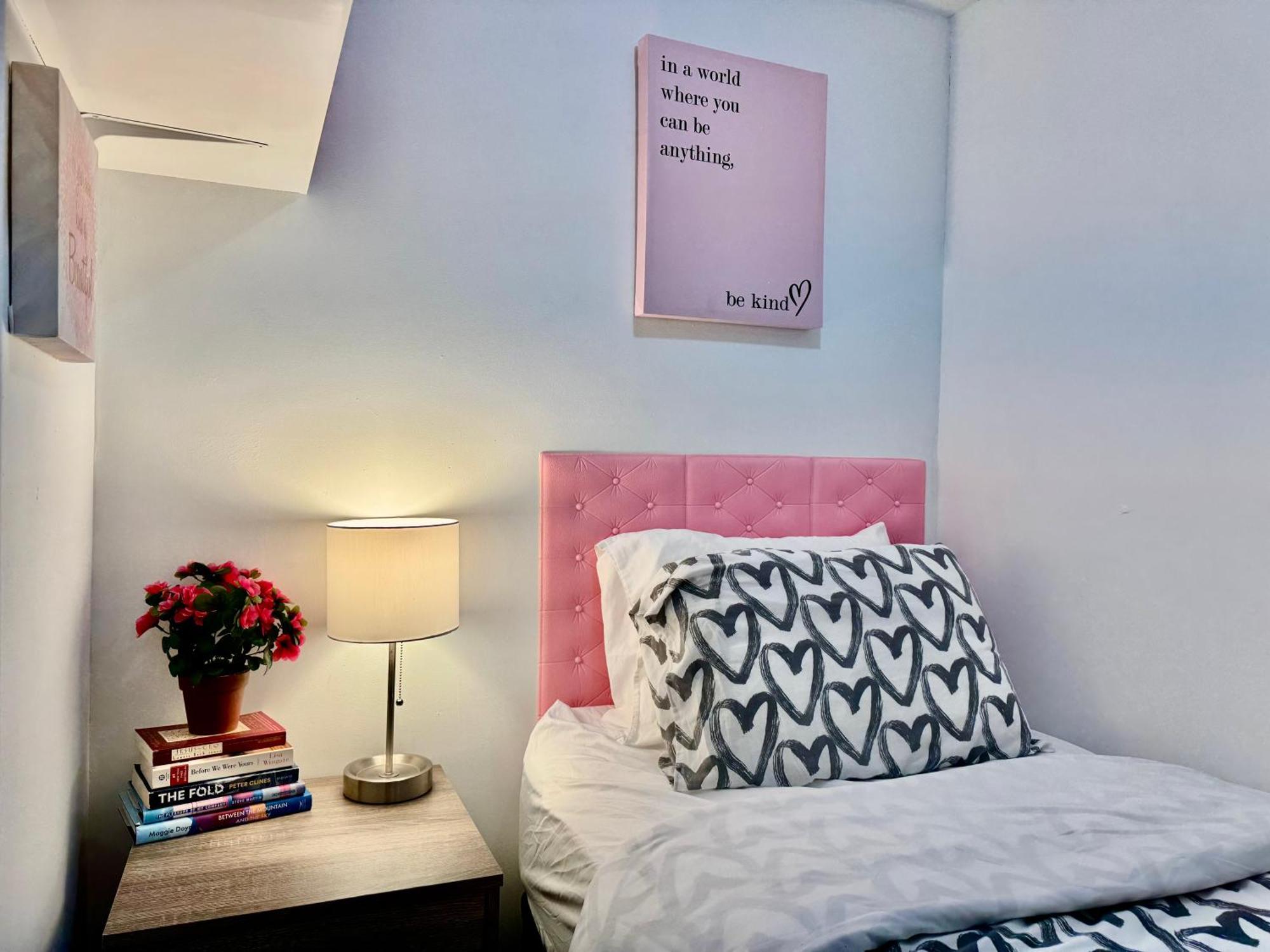Tiny Private Room On The 1St Floor With Shared Bathroom Near Seatac Airport And Downtown Seattle Ngoại thất bức ảnh