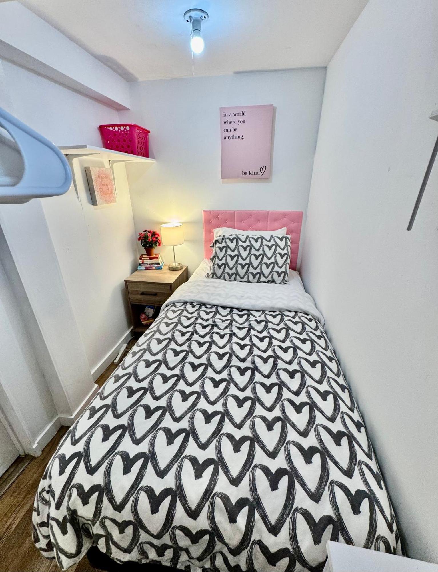Tiny Private Room On The 1St Floor With Shared Bathroom Near Seatac Airport And Downtown Seattle Ngoại thất bức ảnh